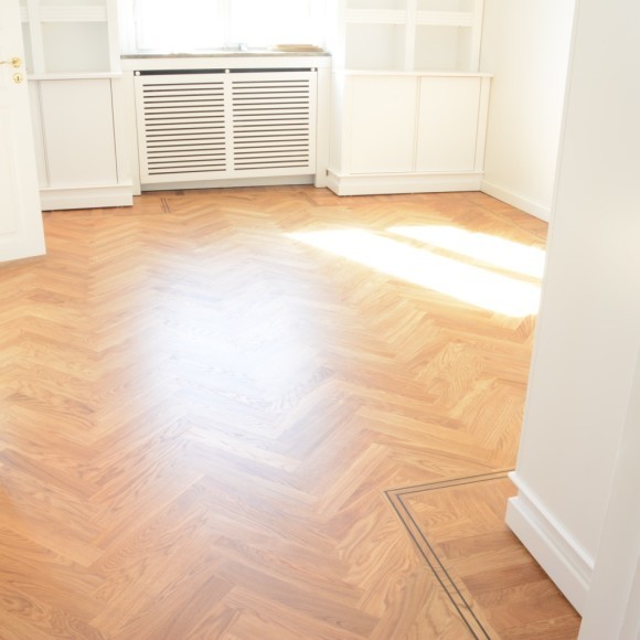 beautiful herringbone parquet natural colour